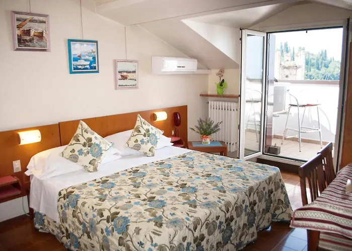 Отель Grifone Сирмионе